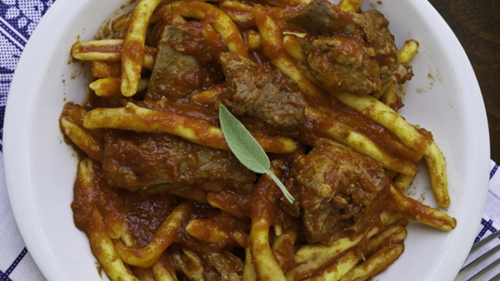 Fileja al Ragù - fileja-al-ragu