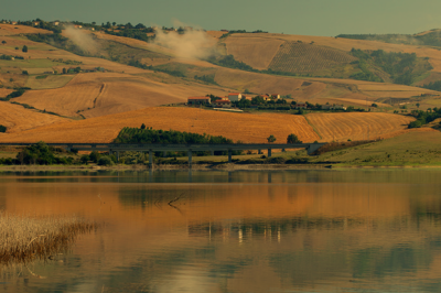 Esplora l'Incantevole Oasi del Lago di Conza