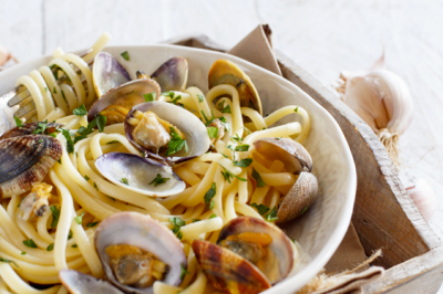 Vongole alla pescatora (con spaghetti) - vongole-pescatora-gustour