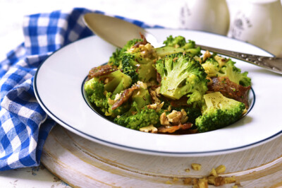 Broccoli alla molisana con Aringhe e Noci - Broccoletti con Aringhe e Noci