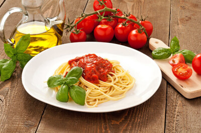 Spaghetti con Pomodorini e Basilico - Spaghetti con Pomodorini
