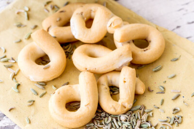 Taralli ai semi di finocchio - taralli-finocchio